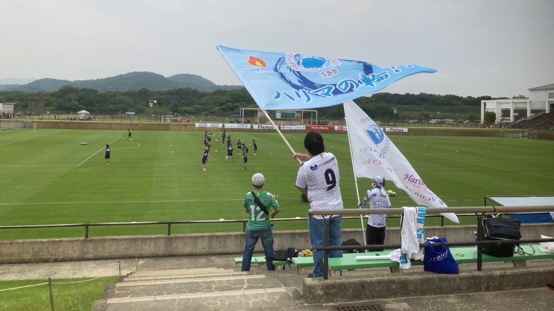 「播磨の新たなシンボルに」なでしこ1部ASハリマアルビオン。声援を送るサポーターの姿を追う｜写真6