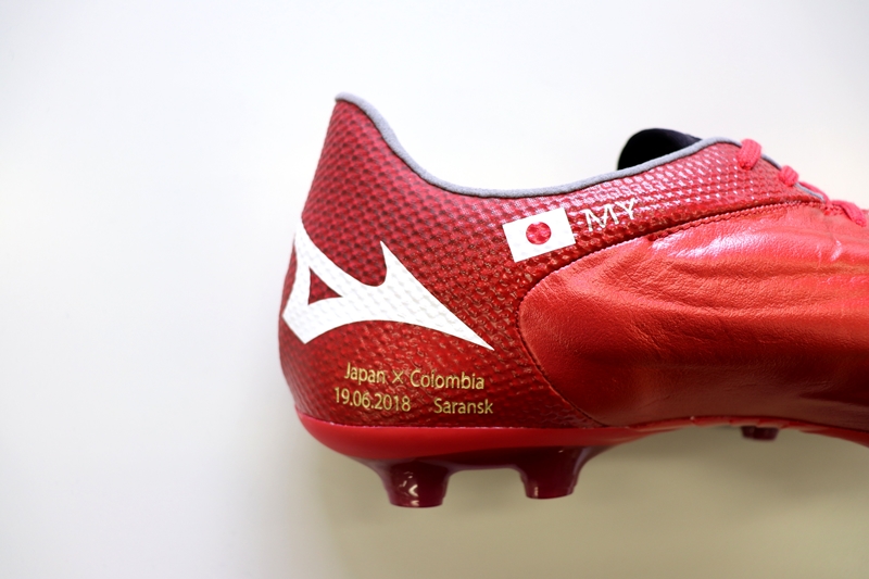 MIZUNOのスパイク、本田着用モデルはやっぱり特別仕様！その理由が胸アツ｜写真14