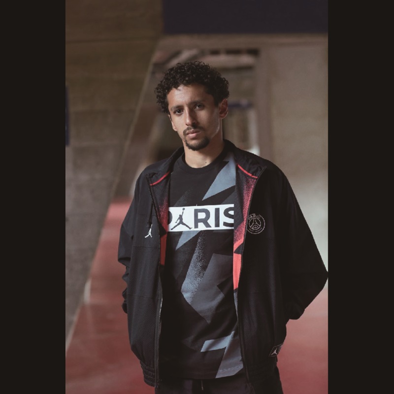 28日発売し爆売れ中、「ジョーダン×PSG」の最高にオシャレなビジュアルを見る｜写真4