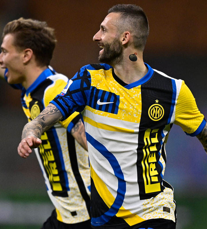 “常識”を破壊！来日の名門インテル、「超規格外」ユニフォーム7選｜写真7