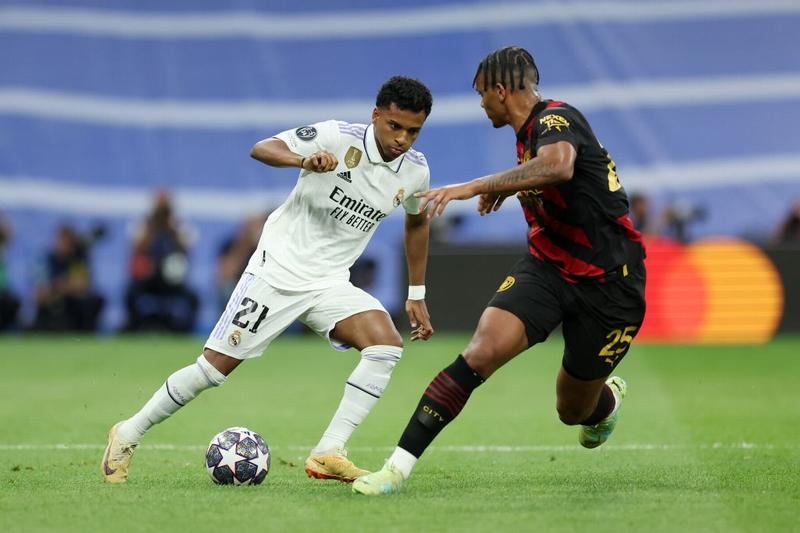 メッシが1位じゃない！今季の「最強ドリブラー」はこの10人。アジア人選手も｜写真5