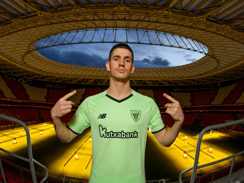 ビルバオ、新アウェイユニフォーム発表！まぶしい緑で「スタジアムへ敬意」｜写真6