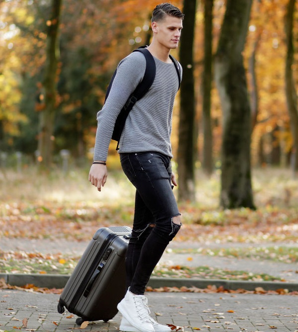  堂安の同僚もいるぞ！オランダの若手選手たちは、こんな私服を着てる｜写真5