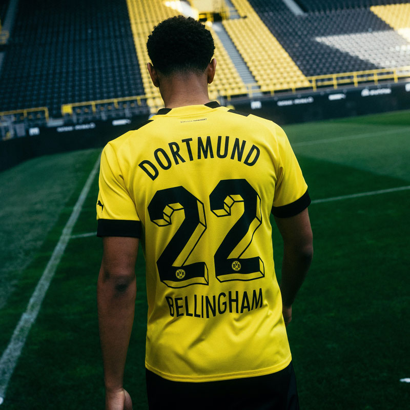 ドルトムント、2022-23新ユニフォームを発表！クラブ誕生地の「窓」をデザイン｜写真9
