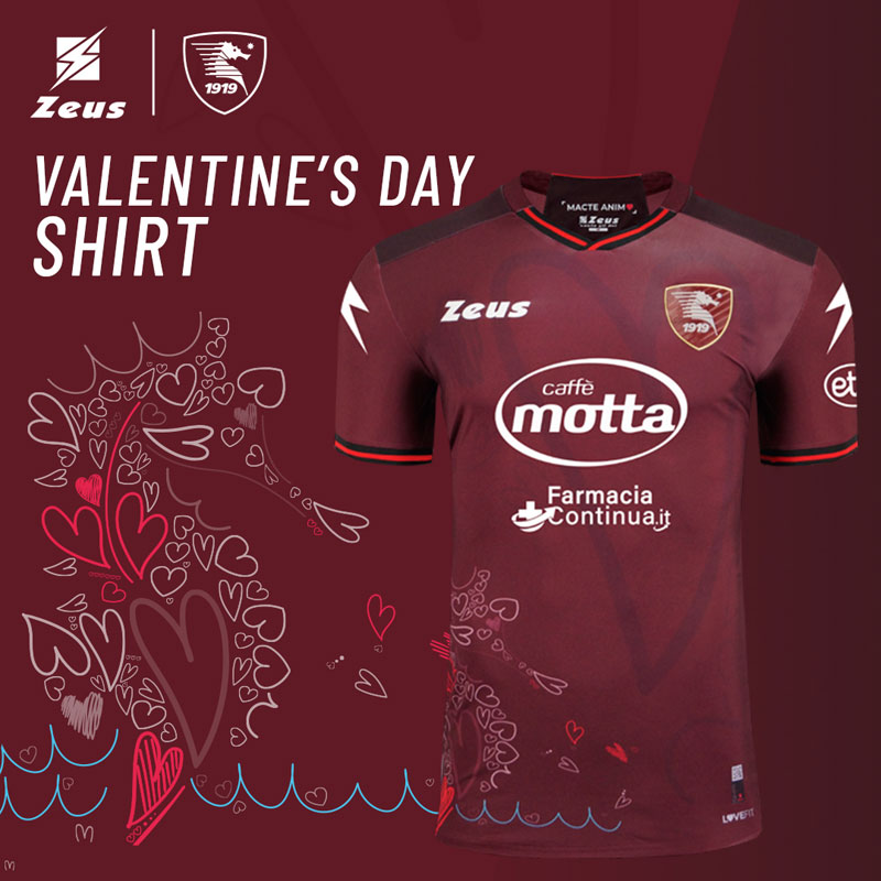 さすが愛の国！サレルニターナに「聖バレンタインデー」ユニフォームが登場｜写真6