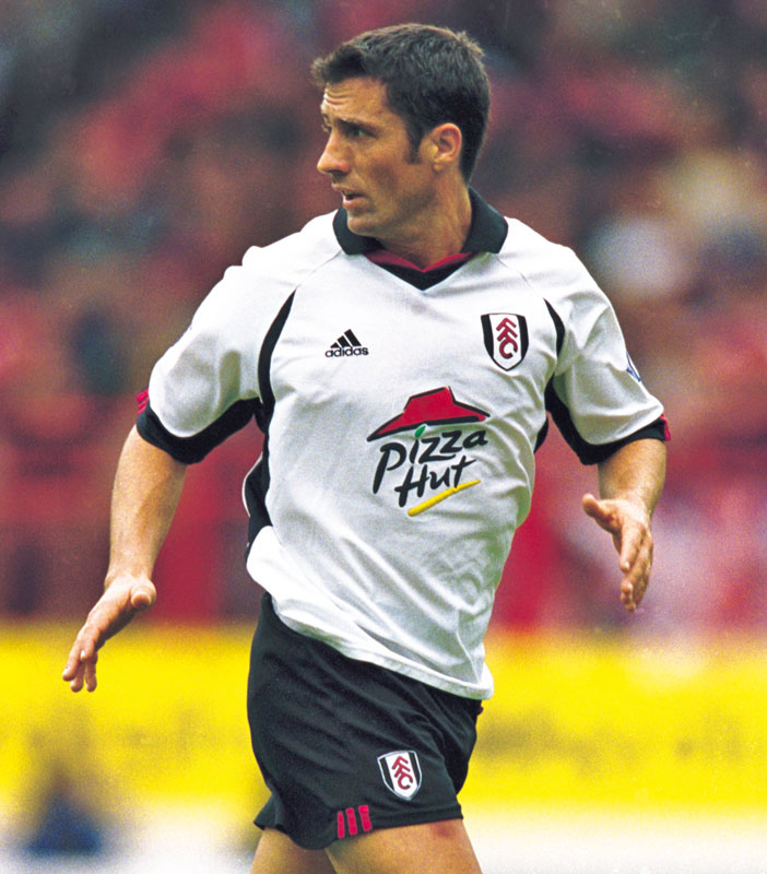 ピザ、ハンバーガーに牛丼も！胸に「ファストフード」のユニフォーム8選｜写真5