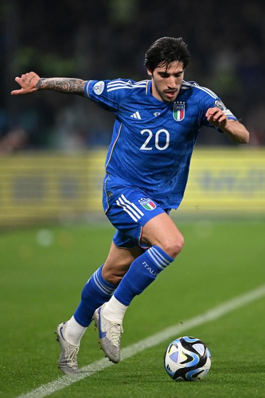 これは争奪戦！NIKEのスパイク『ティエンポレジェンド9』に、“Made in Italy”の限定モデルが登場｜写真7