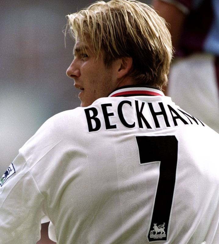 Jリーグが「背番号フォント」を統一！欧州5大リーグの共通ネームナンバーはこんな感じ｜写真17