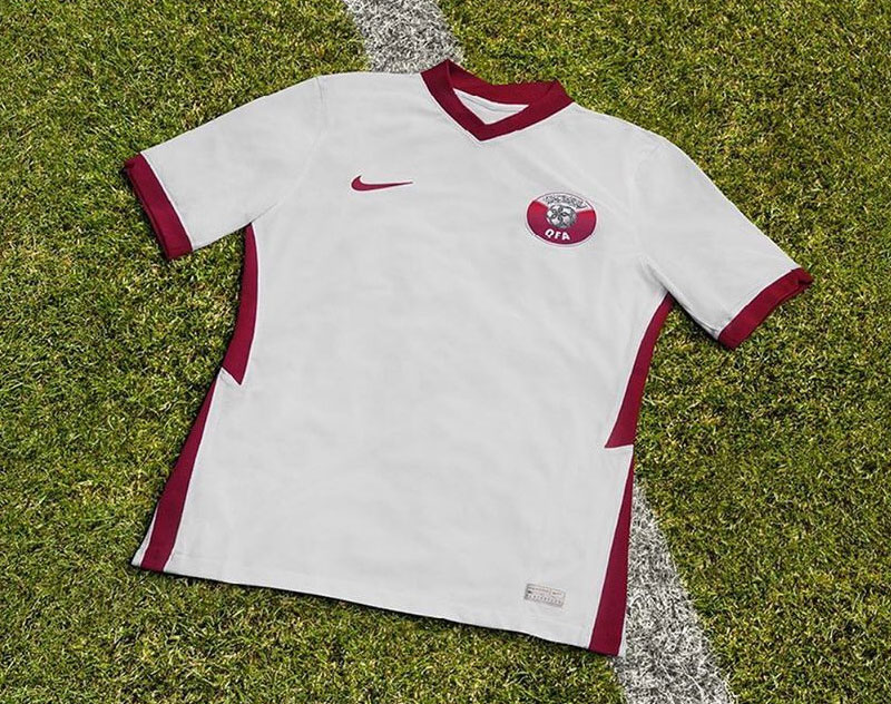 W杯開催国！カタール代表、「国旗をデザイン」の2020新ユニフォーム発表｜写真4