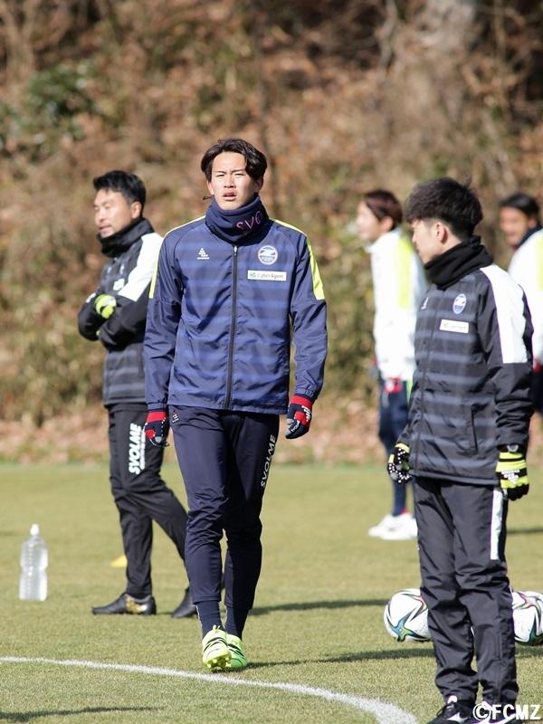 Jクラブ始動！FC町田ゼルビアの「トレーニングウェア」がかっこいい｜写真8