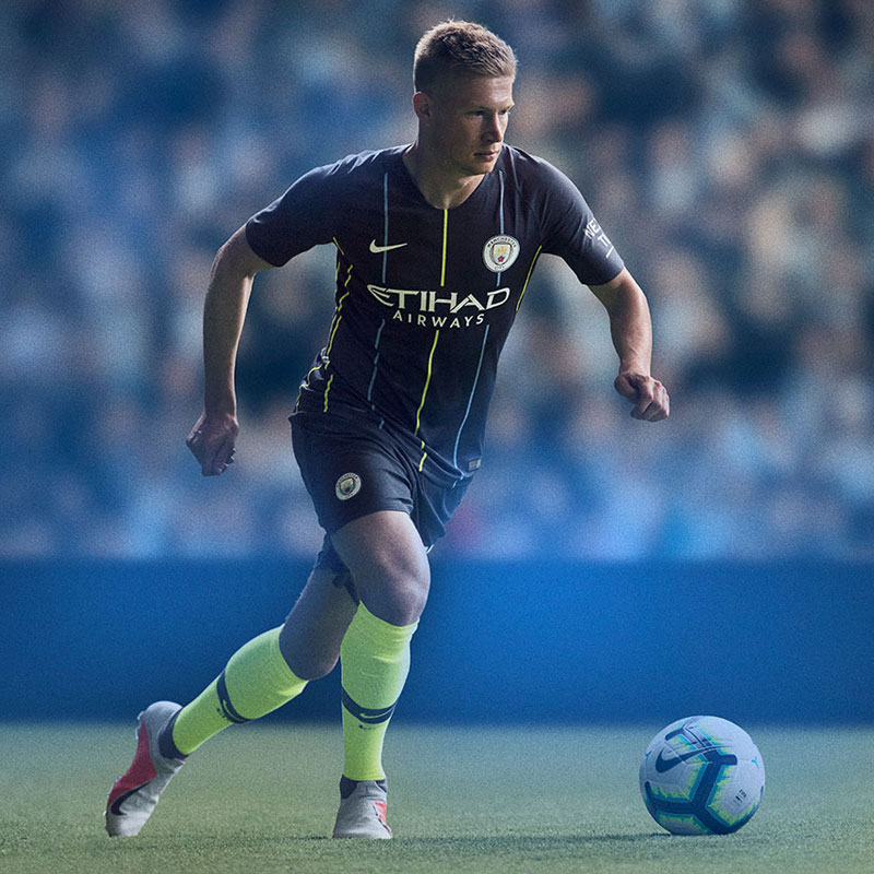 マンチェスター・シティ、2018-19アウェイユニフォームを発表！色は「98-99」｜写真5