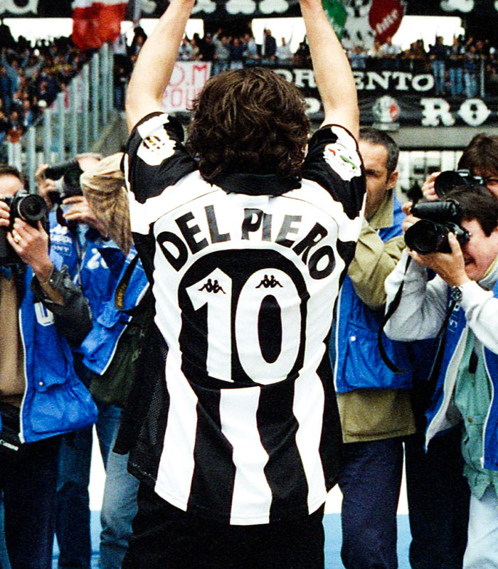 記憶に残る「背番号10がかっこいいユニフォーム」8選｜写真10