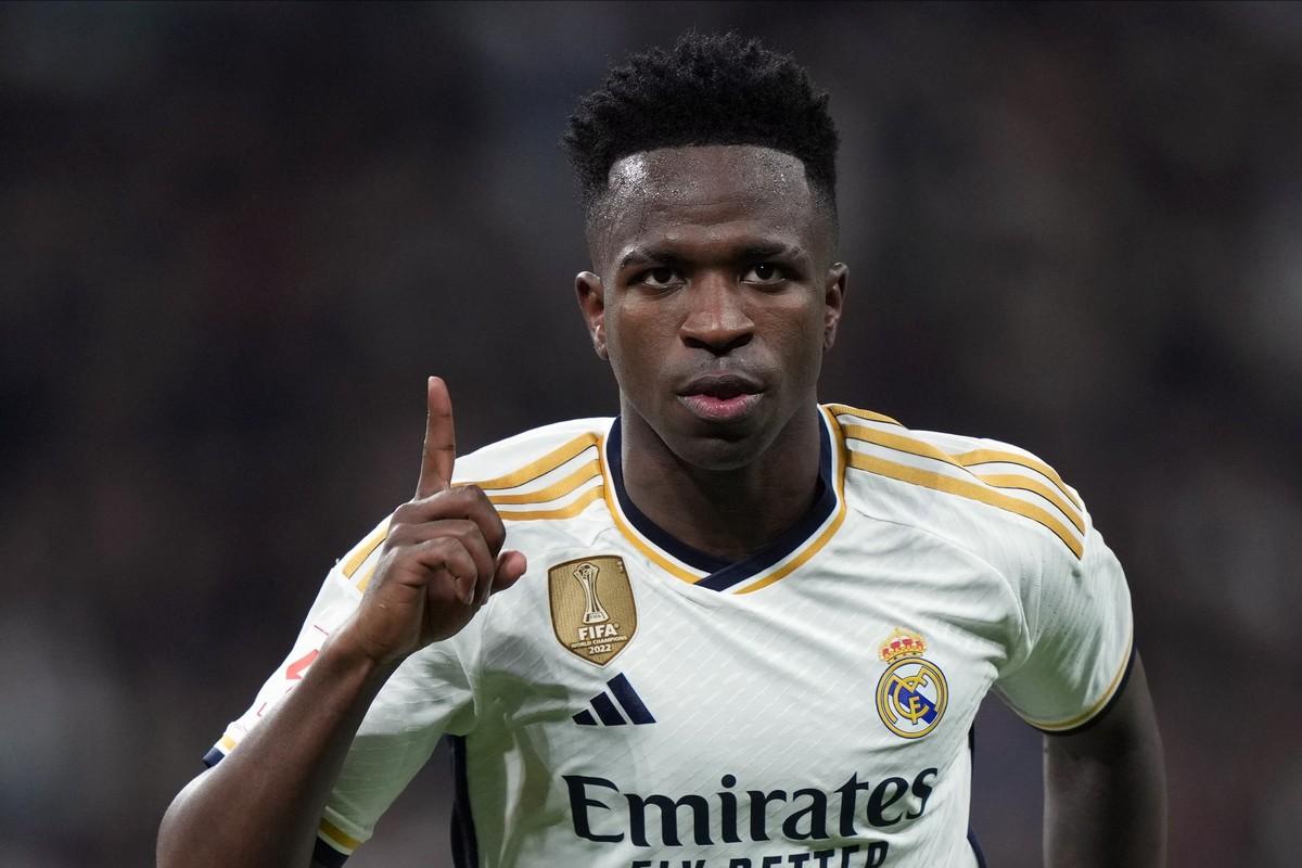 三笘薫も！2023年「世界最強の左ウイング」10名｜写真10