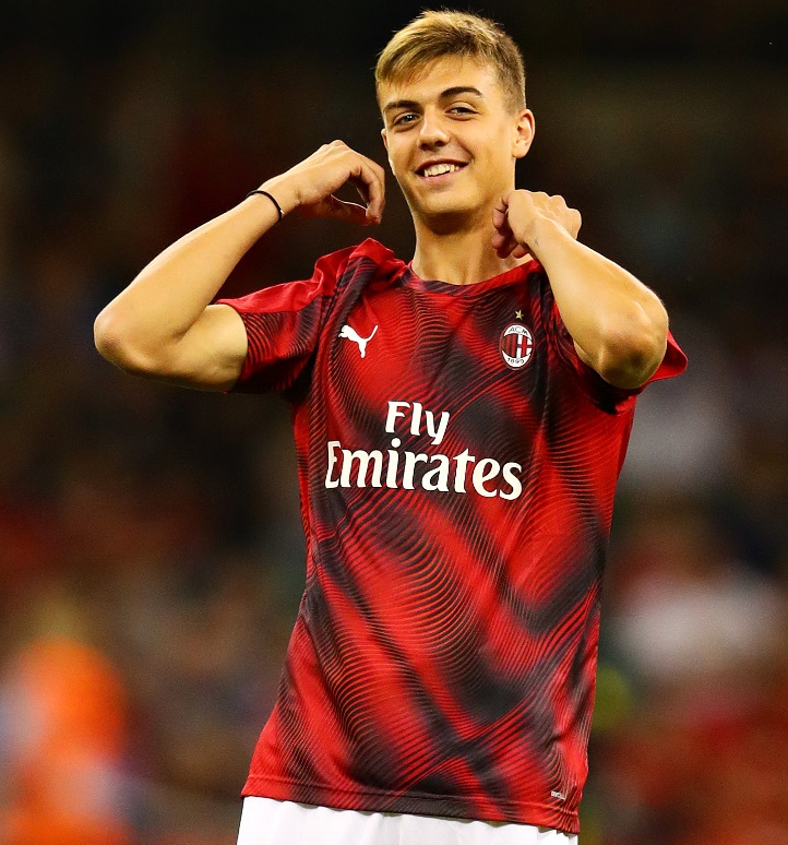  秀逸デザインが欲しくなる！美しいプレマッチジャージTOP15｜写真5