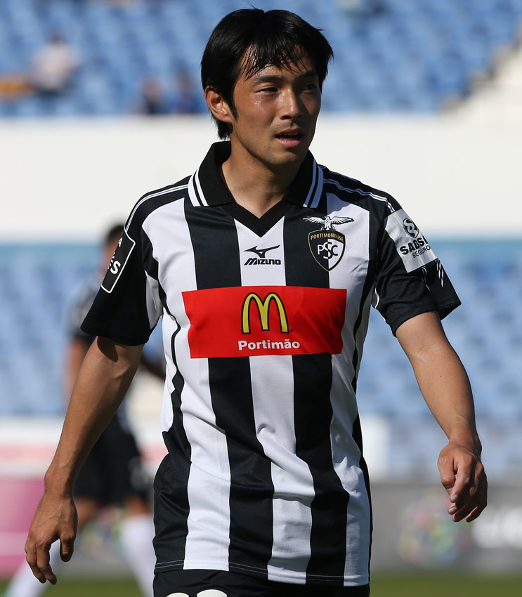 日本人も着た！ミズノがサプライヤー「欧州チームのユニフォーム」7選｜写真7