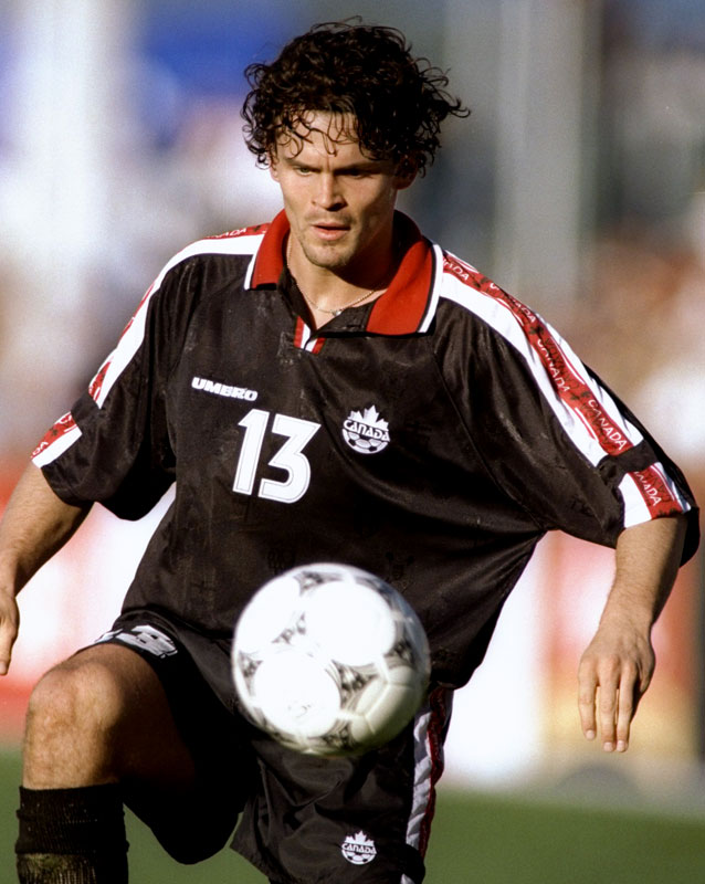 日本と戦うカナダ代表、たぶん誰も知らないユニフォーム“こぼれ話”「W杯なのに新作ユニなし」「完全に女子優遇」｜写真2