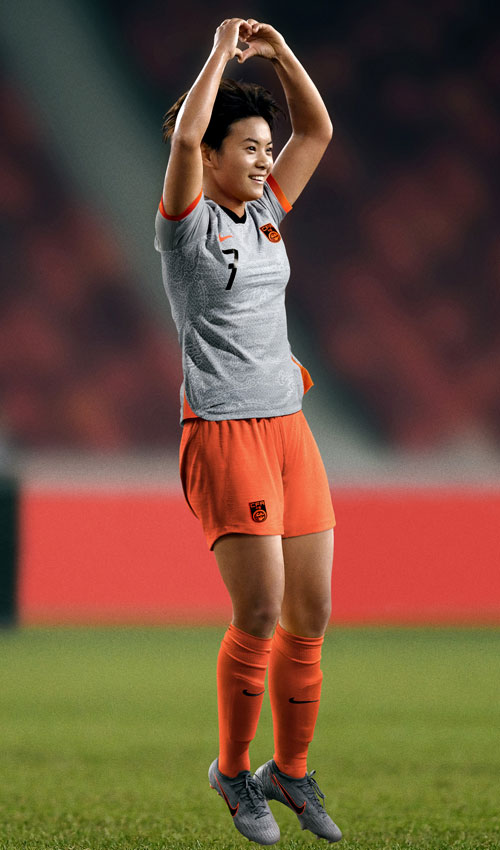 中国女子代表、W杯に向けた「鳳凰」の新ユニフォームを発表！｜写真6