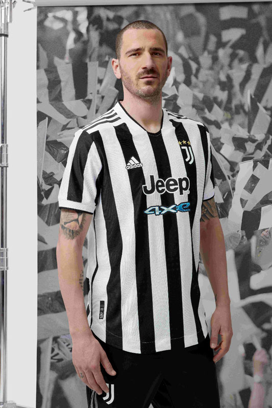 ユヴェントス、2021-22新ユニフォーム発表！「スタジアム10周年」を祝う｜写真5