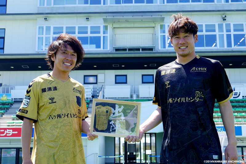 まさに芸術！ヴァンラーレ八戸、「義経と弁慶」を描いた2022夏ユニフォームを発表｜写真10