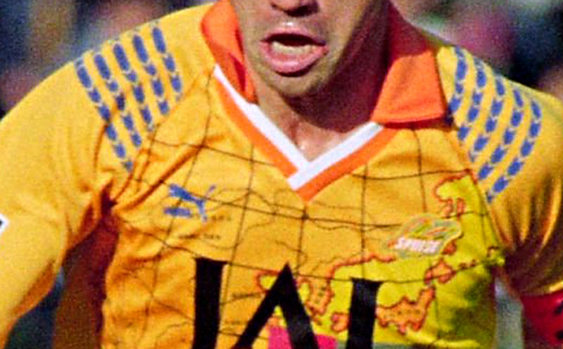 J1昇格プレーオフ決勝で激突の東京Vと清水！30年前の「国立頂上決戦」、試合とユニはこうだった｜写真4