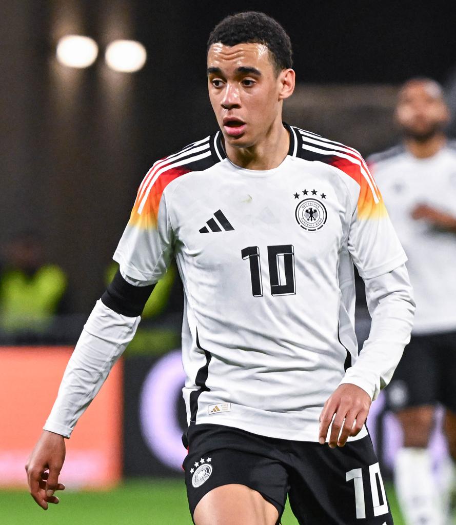 adidasと「20年以上契約を継続している」5つの代表チーム｜写真10