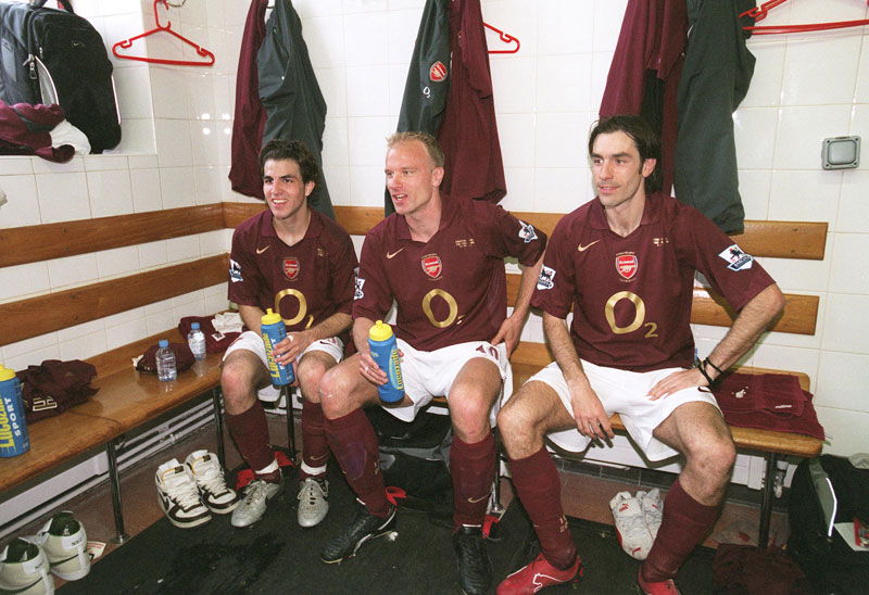 ベルカンプ、ハイバリーと共に去る！アーセナル「2005-06ホーム」ユニフォーム｜写真4