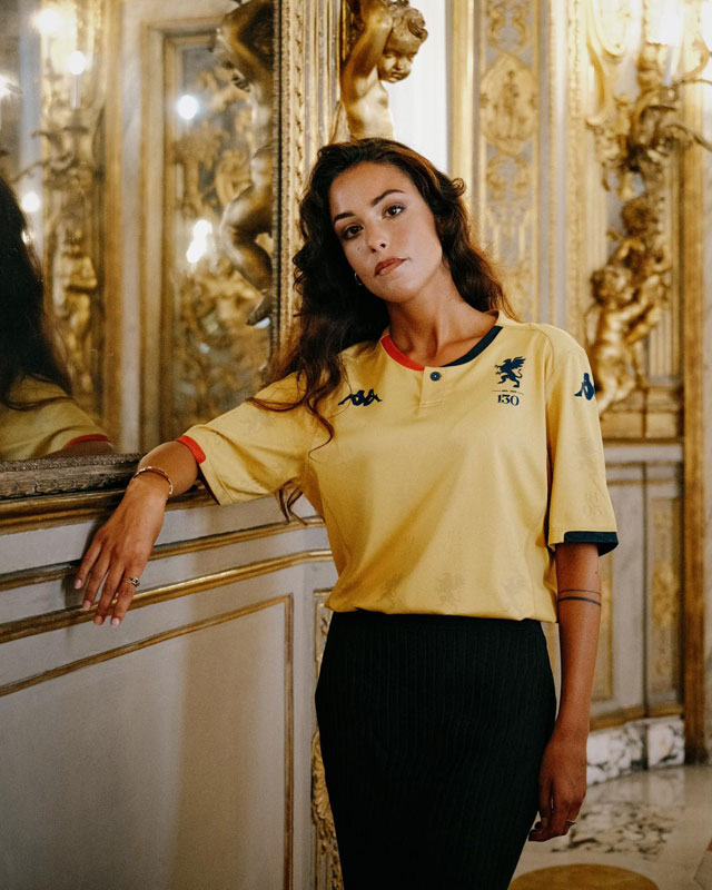 ジェノアに美しき「130周年記念ユニフォーム」登場！エンブレムも“特別仕様”の華やかな歴史的一着｜写真8