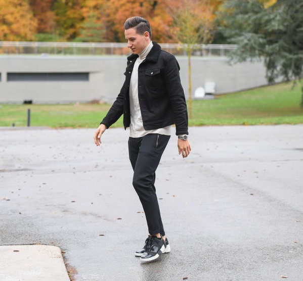 エムバペは赤！フランス代表、「冬の私服ファッション」はこんな感じ｜写真19