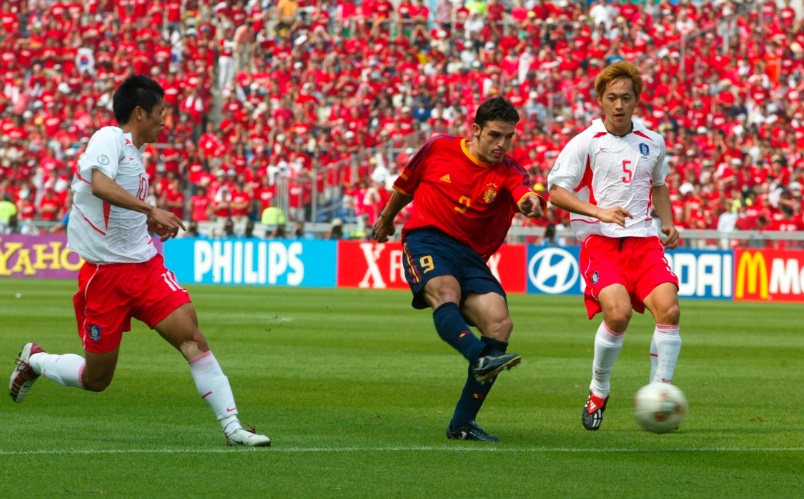 スペイン代表、日韓W杯で韓国に敗れた当時のスタメン11人｜写真11
