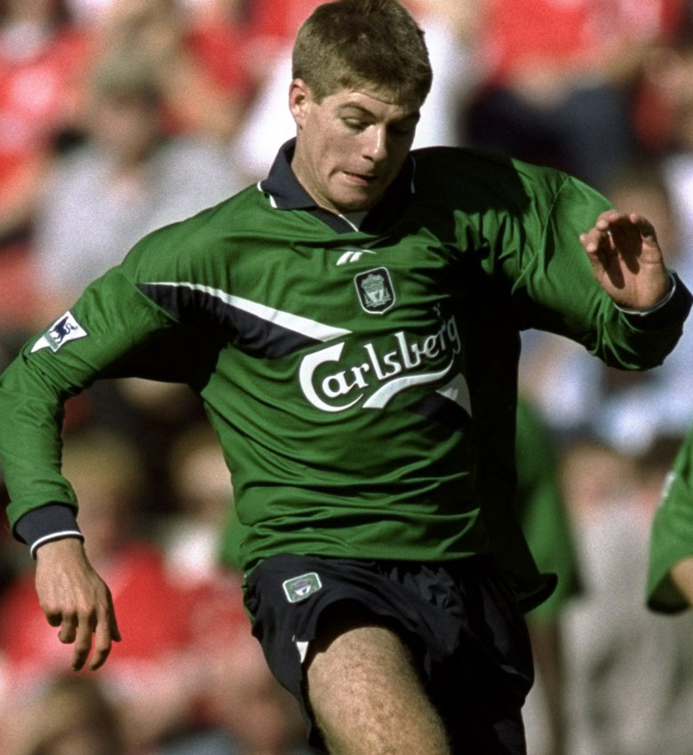 南野のリヴァプール、2大ブランドによる「90年代後半のユニフォーム」まとめ｜写真8