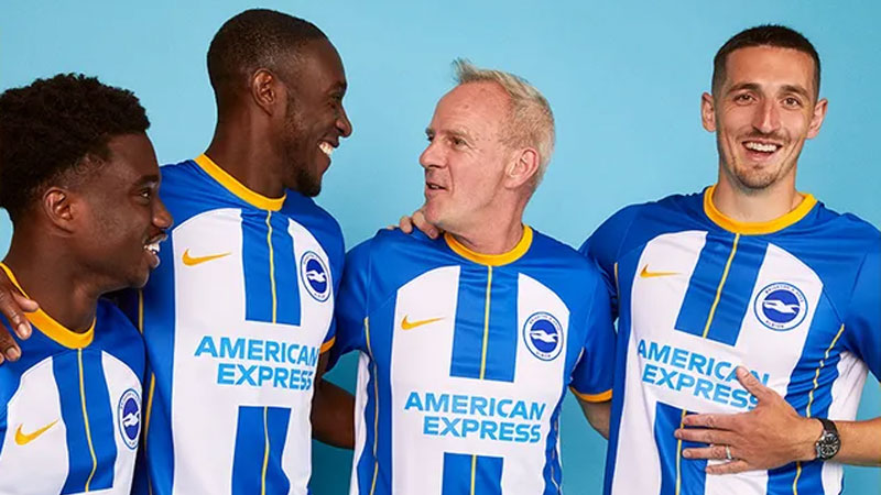 隠れ名作も！三笘所属ブライトン、「歴代最高のユニフォーム」9選｜写真10