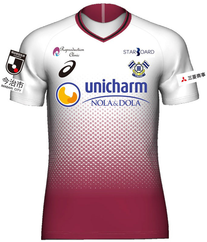 背中に選手名が！FC今治、2023ユニフォームは継続使用も「デザインは一部変更」｜写真4