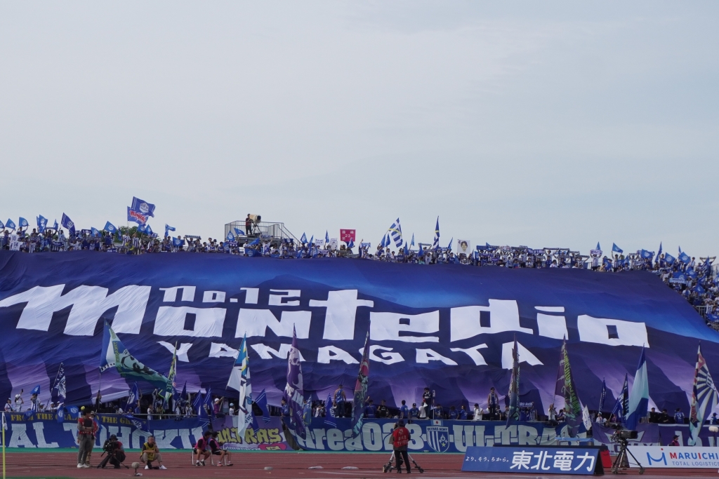 Jリーグも絶賛する山と調和したNDソフトスタジアム山形！奥羽山脈を一望できる絶景写真を厳選公開｜写真11