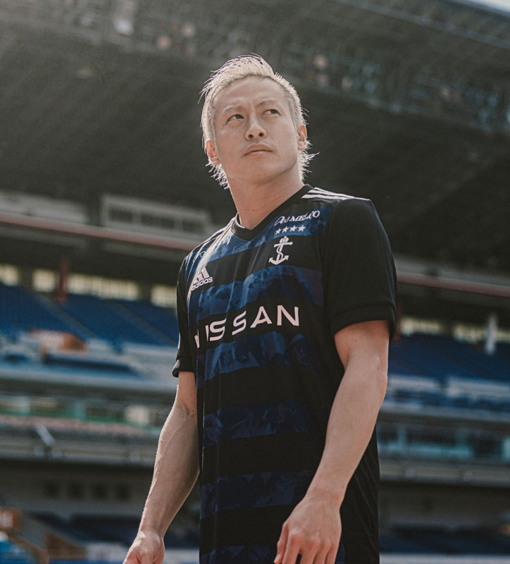 横浜F・マリノス、夏の限定ユニフォームを発表！デザインは「荒波と錨」｜写真5