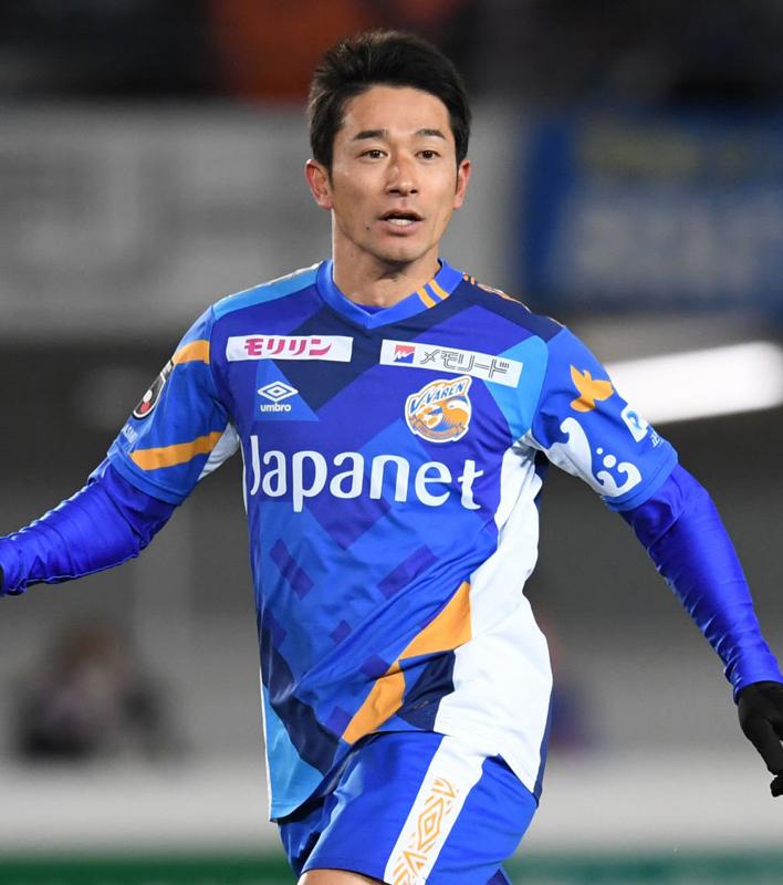 V・ファーレン長崎、「史上最高のユニ」7着！折り鶴が舞う“平和祈念”は世界が知るべきデザイン｜写真4