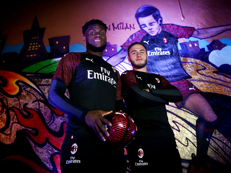 ACミラン、2018-19サードユニフォームを発表！ネームと背番号も掲載｜写真6