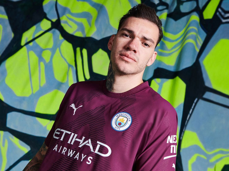 仮想空間『Roblox』とコラボ！マンチェスター・シティ、22-23新サードユニフォームを発表｜写真6