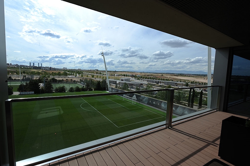 『モバサカUFC』で目指す“理想のサッカー施設”！レアル・マドリーと比べてみた｜写真17