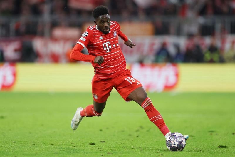 メッシが1位じゃない！今季の「最強ドリブラー」はこの10人。アジア人選手も｜写真3