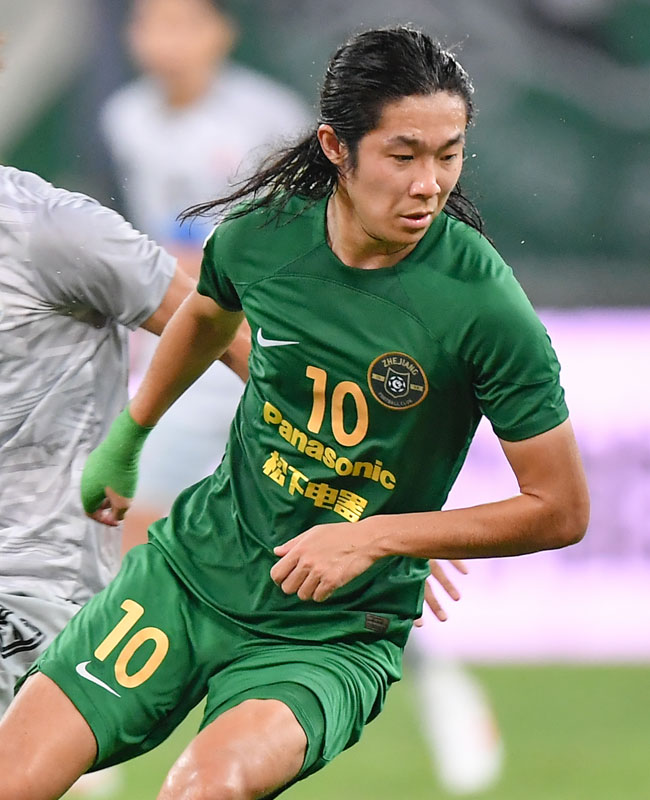 ガンバ大阪だけじゃない！胸に『Panasonic』ロゴを付けた6つの海外ユニフォーム｜写真3