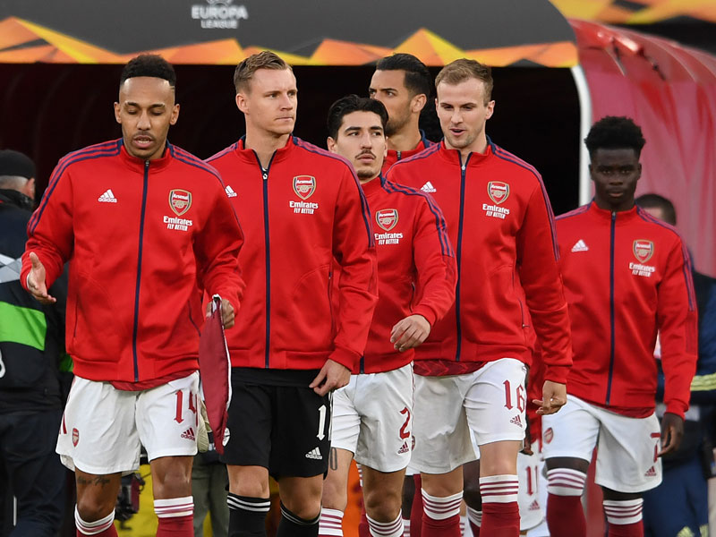 アーセナル、早くも「2021-22新トレーニングウェア」発表！選手着用姿も掲載｜写真6