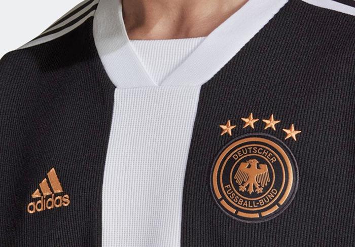 “90年代”をリメイク！ドイツ代表の「レトロなadidas新作ウェア」8選｜写真12