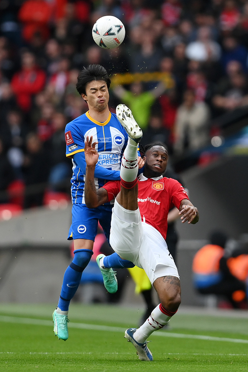 三笘薫、「超ドリブル」で涙目にさせた3名と完璧に止められた3名｜写真5