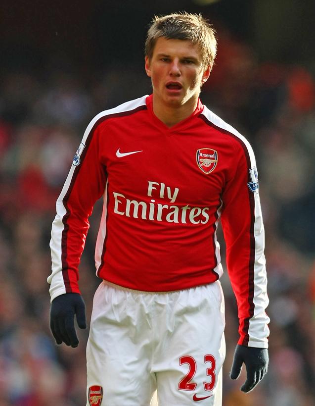 アーセナル、最高にかっこいい「赤白ユニフォーム」10選｜写真4