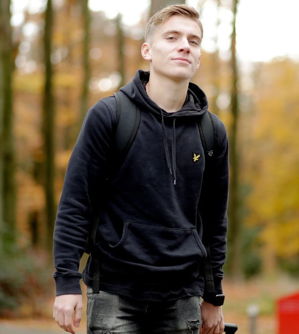  堂安の同僚もいるぞ！オランダの若手選手たちは、こんな私服を着てる｜写真11