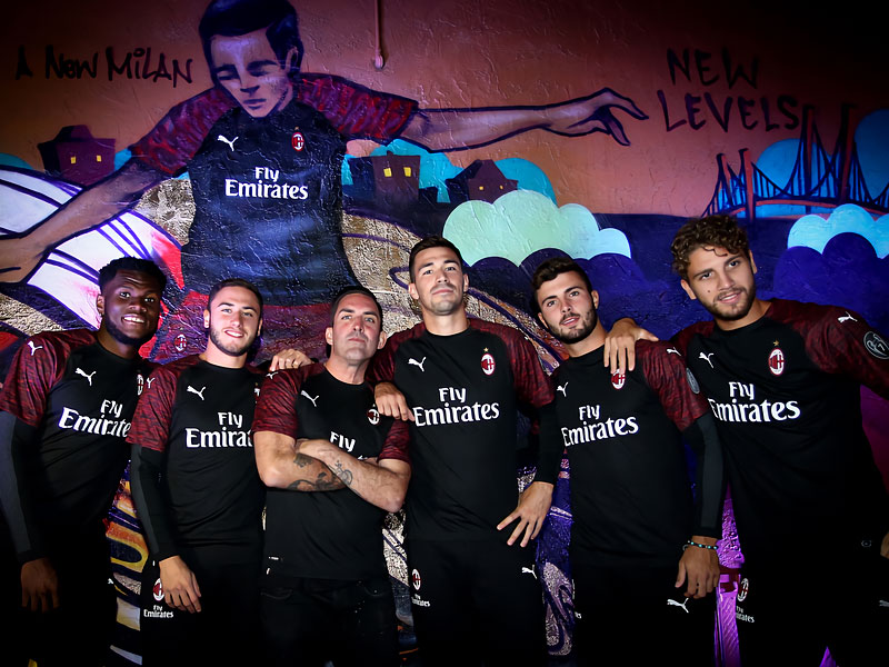 ACミラン、2018-19サードユニフォームを発表！ネームと背番号も掲載｜写真8