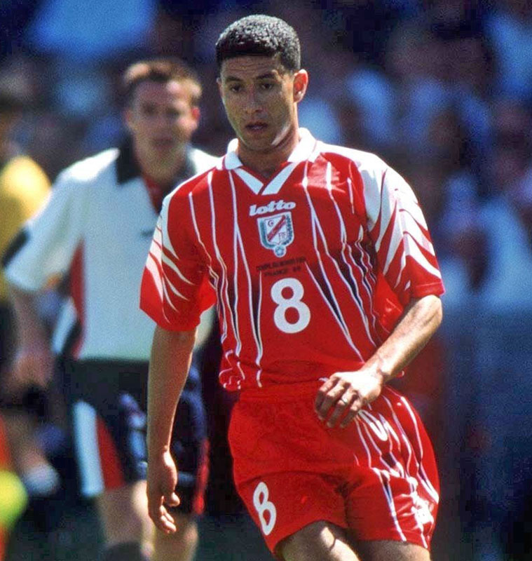 W杯日本戦ユニも！チュニジア代表、「変幻自在なユニフォーム」7選｜写真3