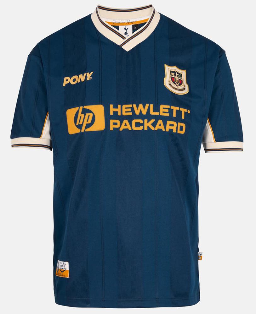 トッテナムから“異色”の復刻レトロユニフォームが登場！「まさかの出世ユニ」「超レア紋章エンブレム」｜写真4