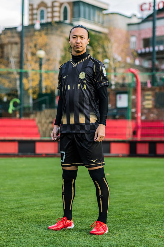 北海道コンサドーレ札幌、2022新ユニフォーム発表！ホームは「赤と黒の誇り」をデザイン｜写真4