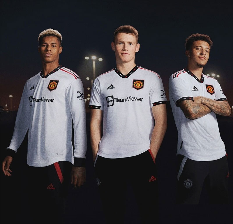 マンチェスター・ユナイテッド、22-23新アウェイユニフォーム発表！デザインは「懐かしき90年代」｜写真7